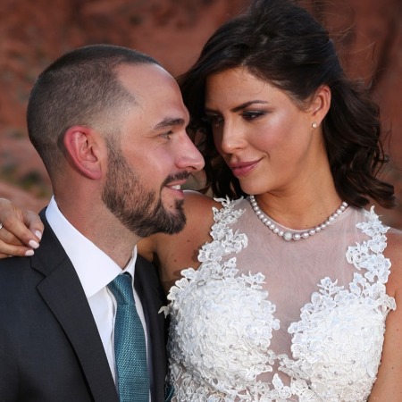 The wedding ceremony picture of Cindy Sampson and Ryan Wickel.